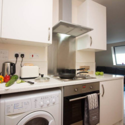 Serviced Apartment_StayZo Castle Point Apartments – Premier Lodge_kitchen2
