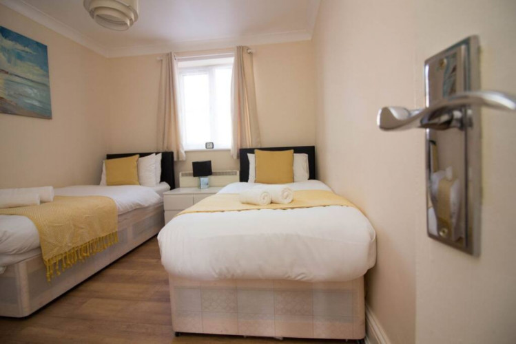 Serviced Apartment_StayZo Penthouse Accommodation 1- Premier Lodge_ bedroom2