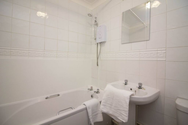 Serviced Apartment_StayZo Penthouse Accommodation 1- Premier Lodge_bathroom2